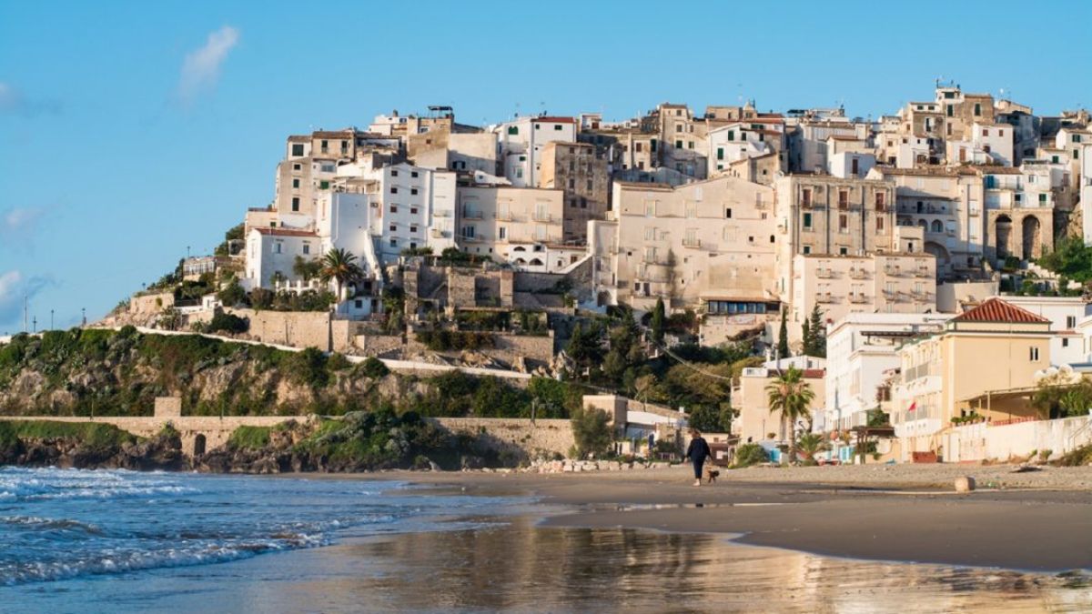 Pueblo español pintoresco, ideale per una fuga tranquilla durante la Semana Santa.